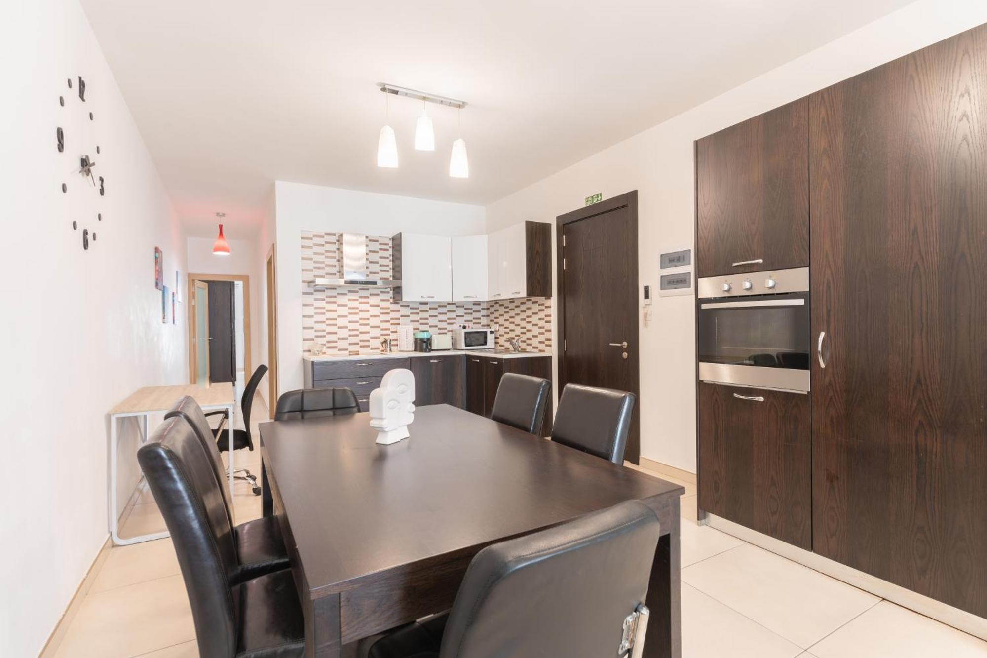 Saint Julian's 2 Bedroom In Central St Julians Prime Location In Paceville Apt 3 By Vaganza מראה חיצוני תמונה