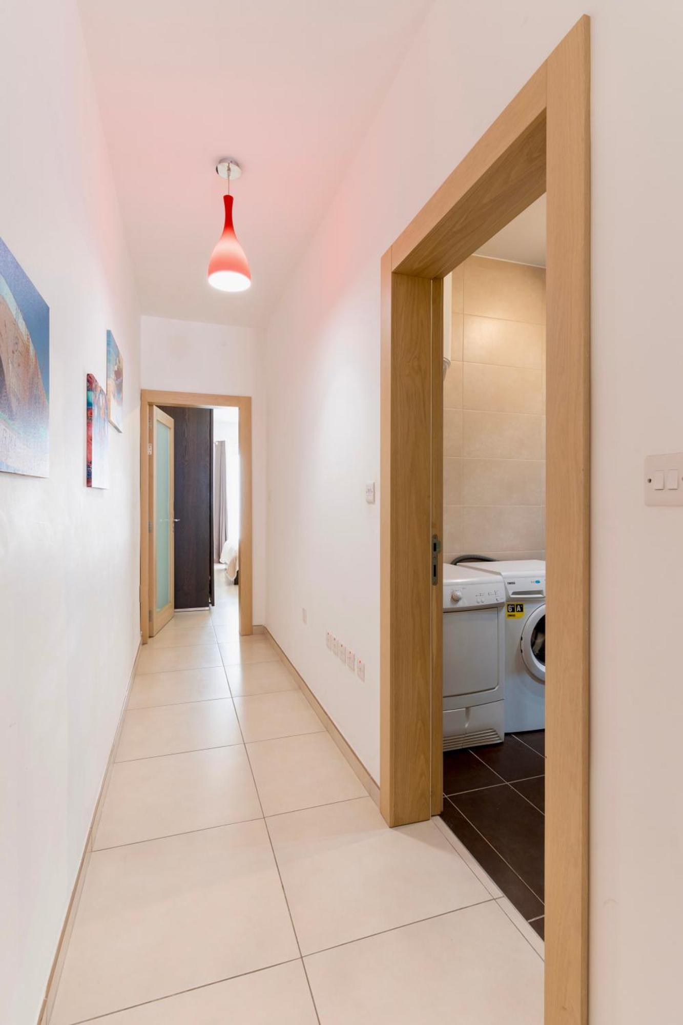 Saint Julian's 2 Bedroom In Central St Julians Prime Location In Paceville Apt 3 By Vaganza מראה חיצוני תמונה
