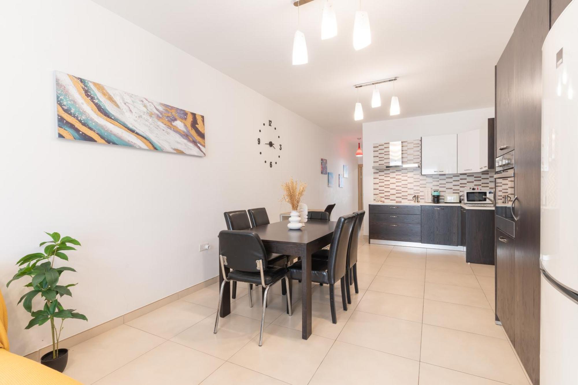 Saint Julian's 2 Bedroom In Central St Julians Prime Location In Paceville Apt 3 By Vaganza מראה חיצוני תמונה